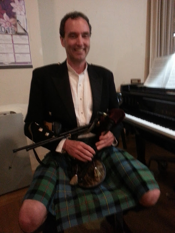 Scott MacLeod Scottish Smallpipes Kilt sitting